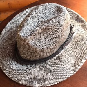 FITS Gold shimmer hat
